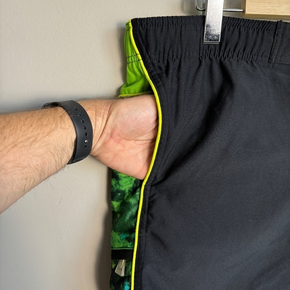 Nike Men's Black/Green Drawstring Waist Board Short‎ Swim Trunks Size Large Mesh - Picture 2 of 13